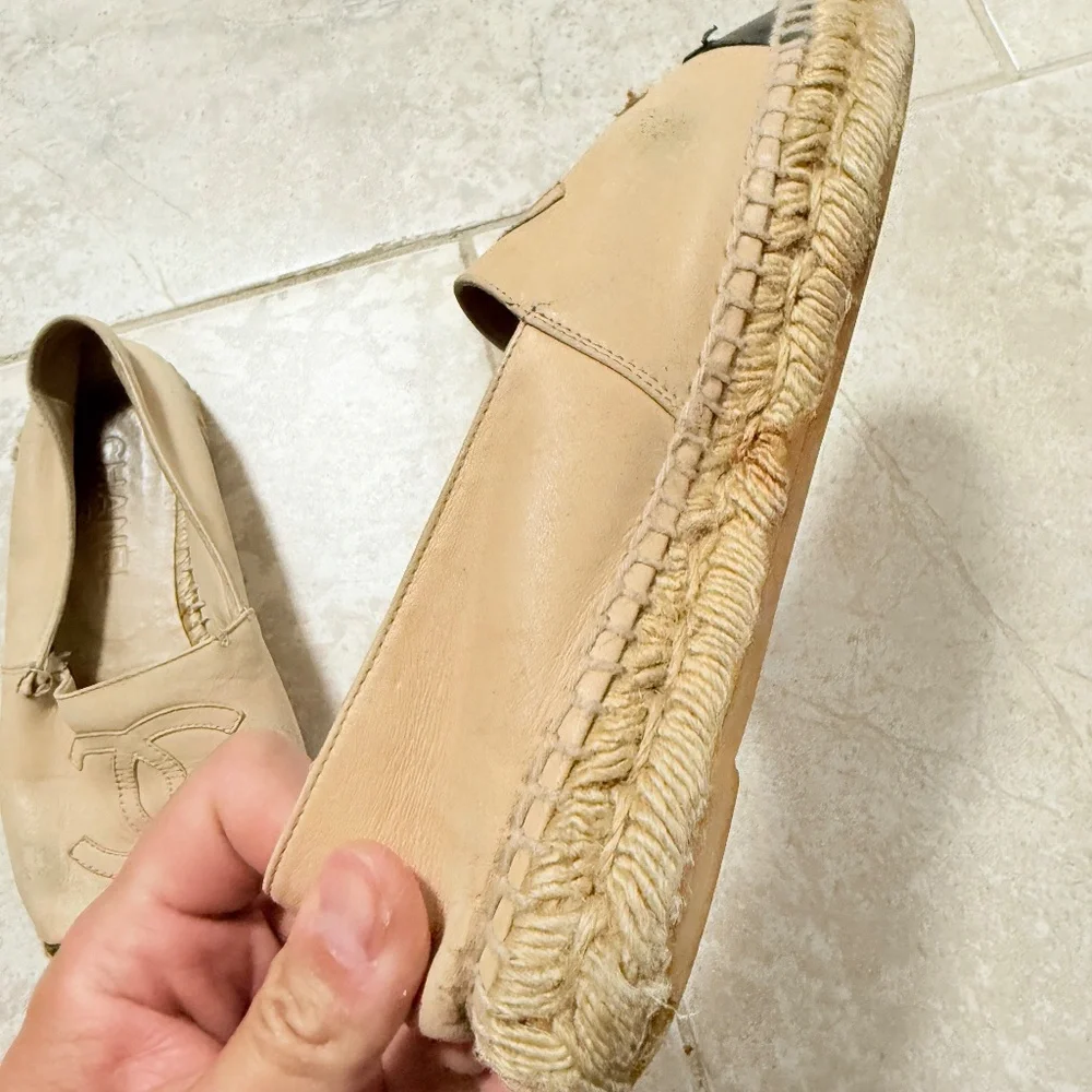 Chanel Genuine Lambskin‎ Leather Logo Slip On Espadrilles Shoes Beige Size 35